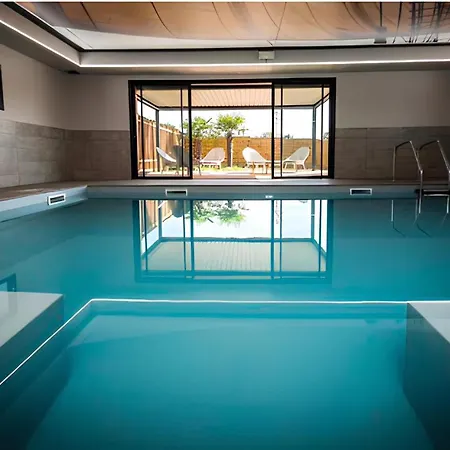 Deconnexion En Bord De Confort Et Serenite Piscine Sauna Fitness
