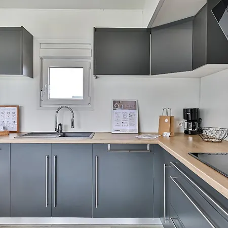 Havre Lumineux Pour Se Ressourcer Et Déconnecter - Bord De Chalet