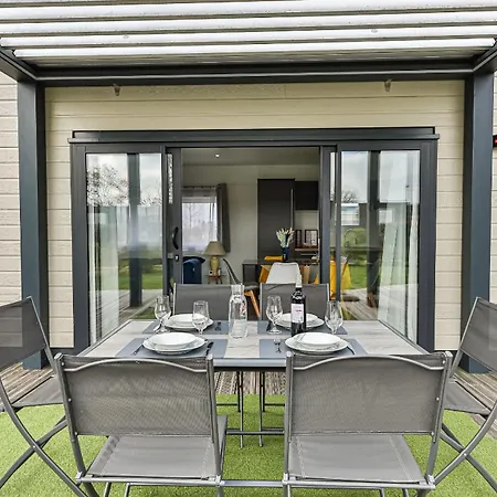Deconnexion En Bord De Confort Et Serenite Piscine Sauna Fitness Chalet *