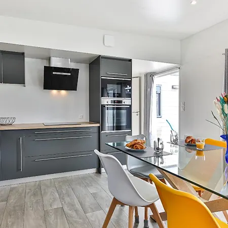 Havre Lumineux Pour Se Ressourcer Et Déconnecter - Bord De Chalet *