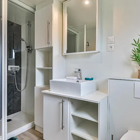 Deconnexion En Bord De Confort Et Serenite Piscine Sauna Fitness